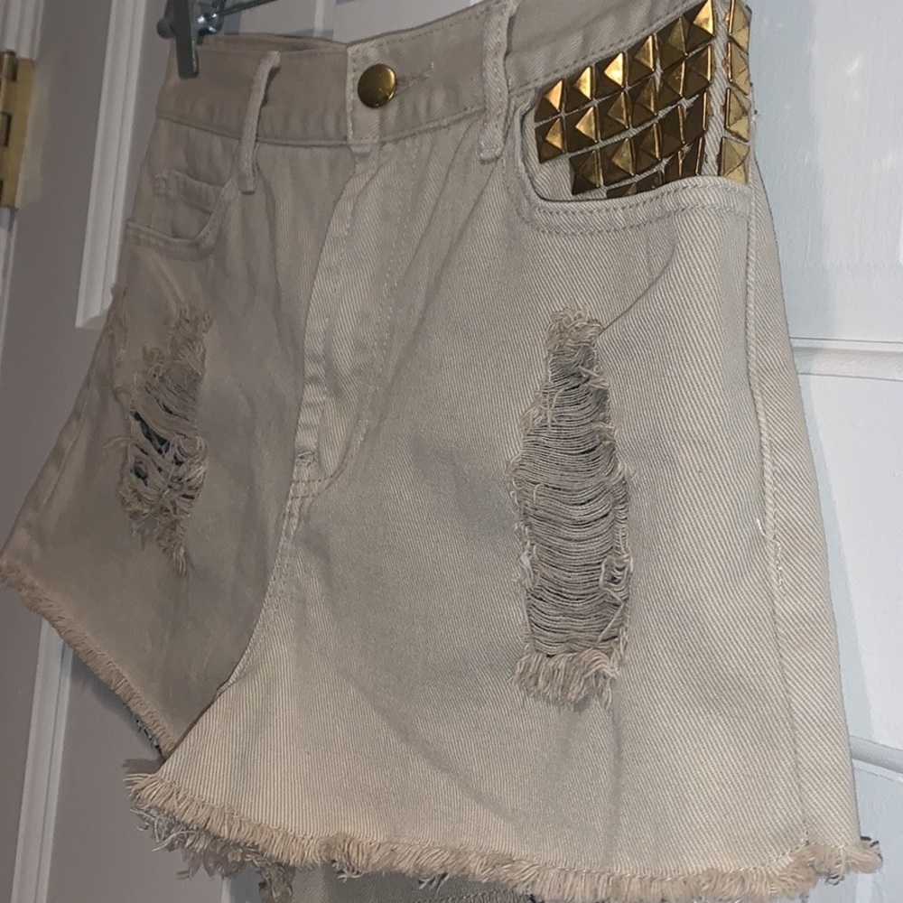 Forever 21 Khaki Studded Distressed Cut Off Denim Shorts Size 28 - Picture 2 of 8